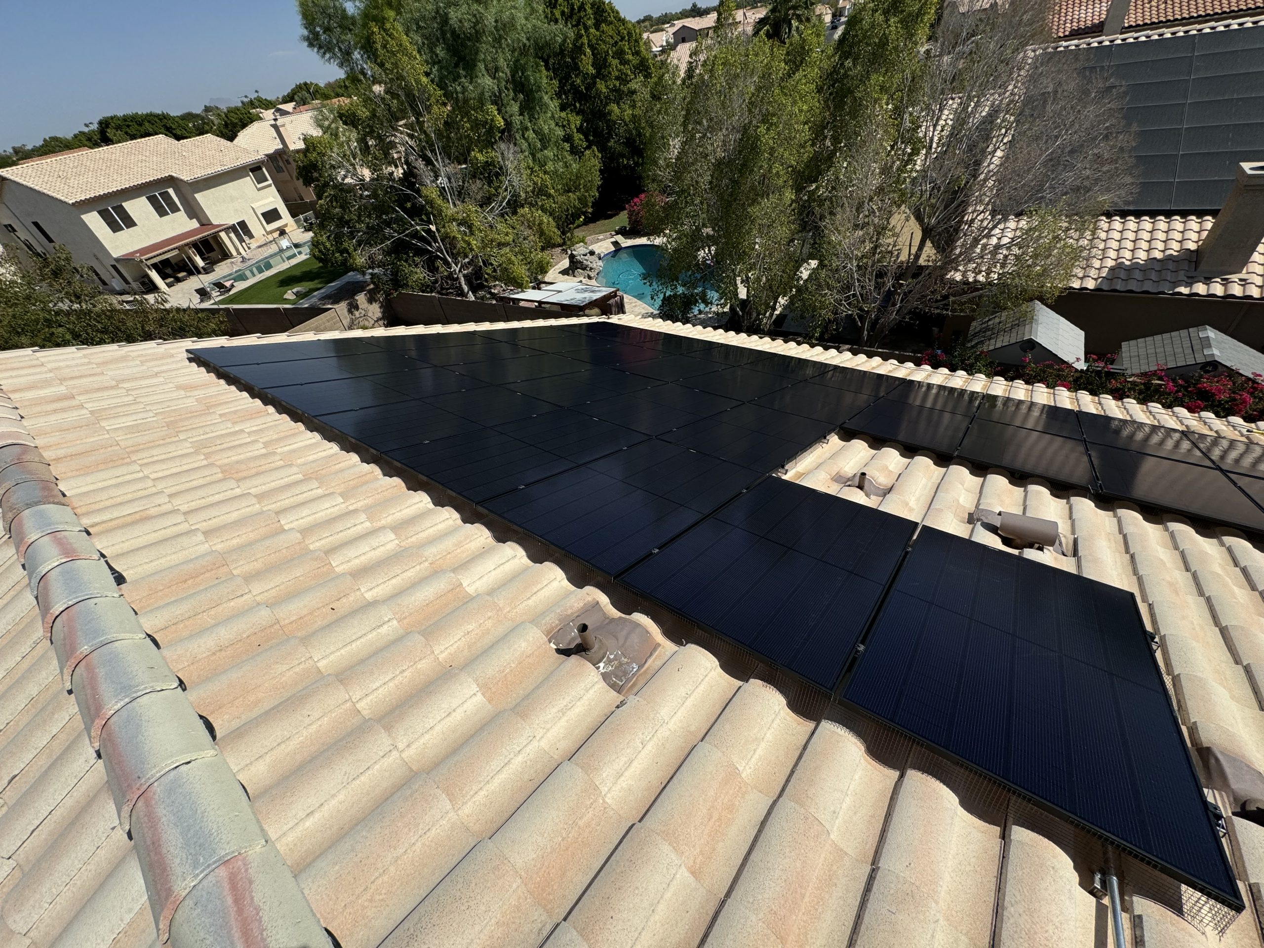 How to Clean Solar Panels in Arizona